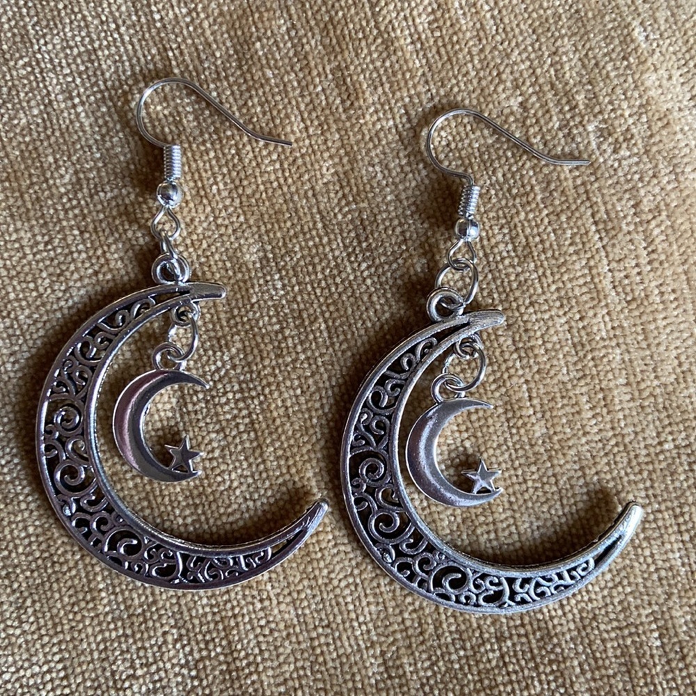 Moon star earrings - Picture 3 of 16
